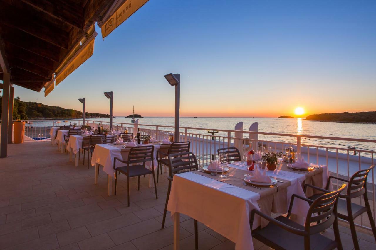 Victoria Mobilehome In Orsera Camping Resort Dış mekan fotoğraf